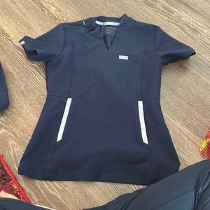 figs xs exclusive top navy and bottoms jogger navy